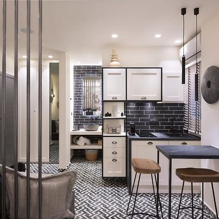 Adrianou At Heart Of Plaka Apartment Athena Bagian luar foto