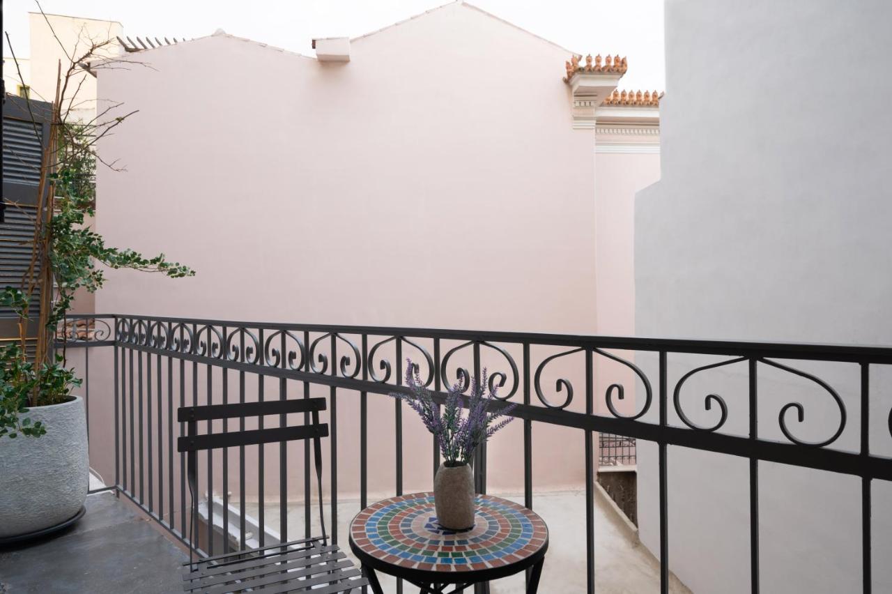 Adrianou At Heart Of Plaka Apartment Athena Bagian luar foto