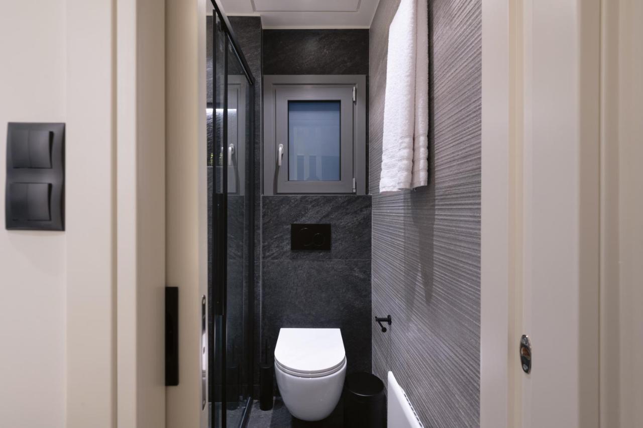 Adrianou At Heart Of Plaka Apartment Athena Bagian luar foto